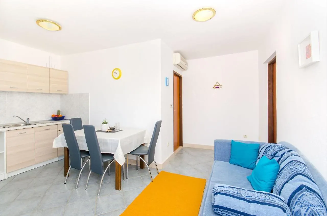 Apartments Bee Maja