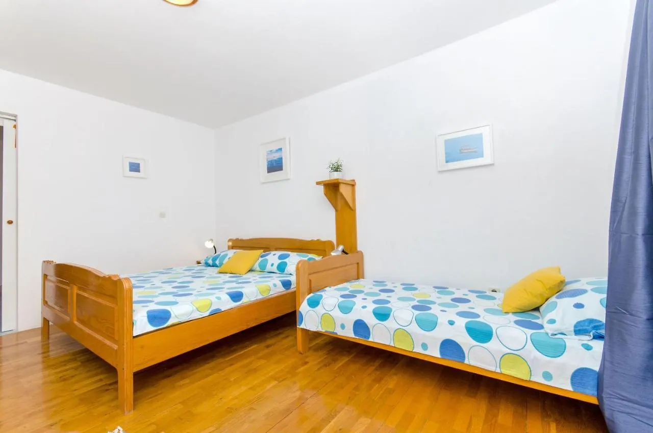 Apartments Bee Maja 0*, Trogir Croatia