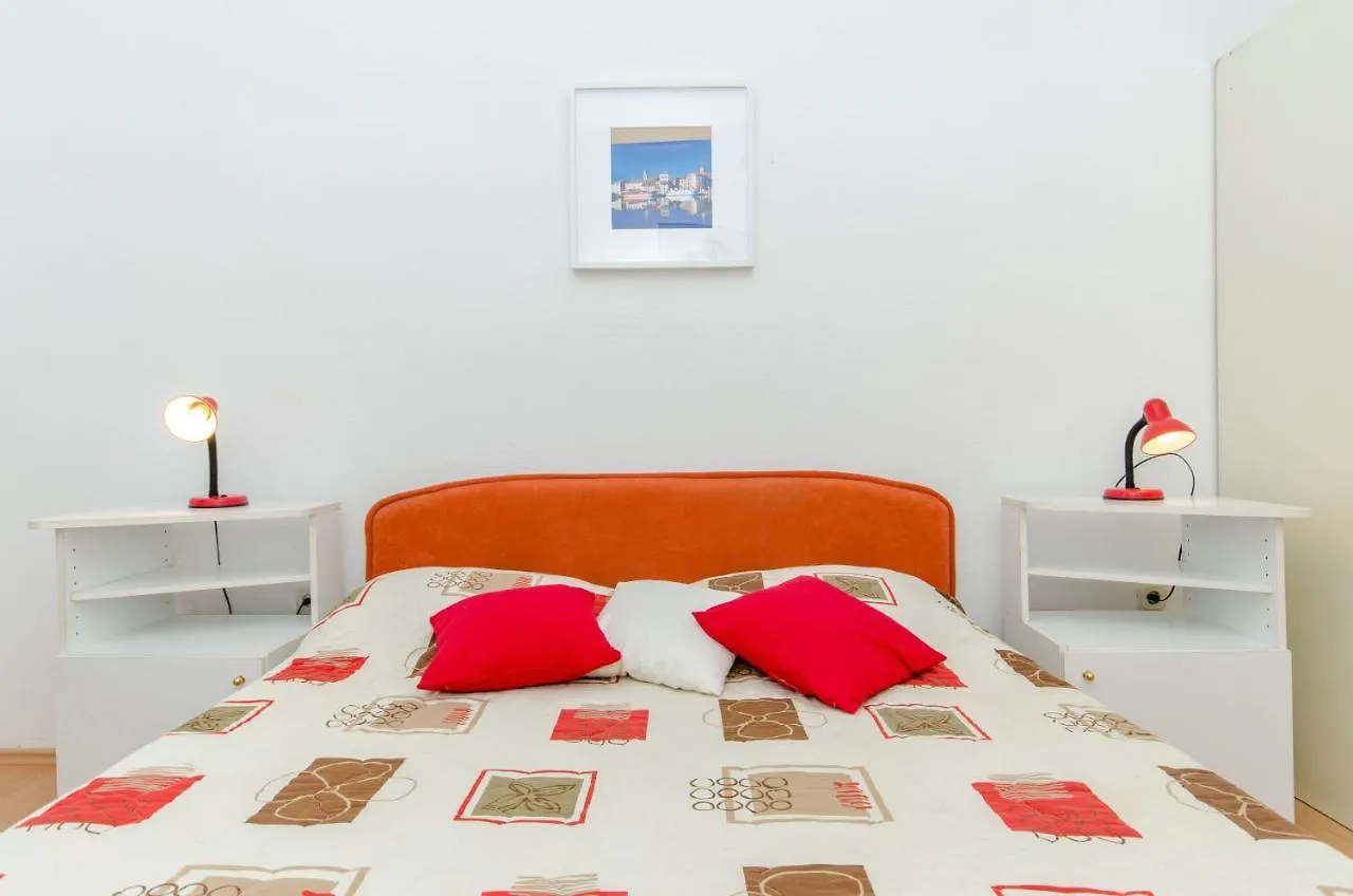 Apartments Bee Maja  Trogir