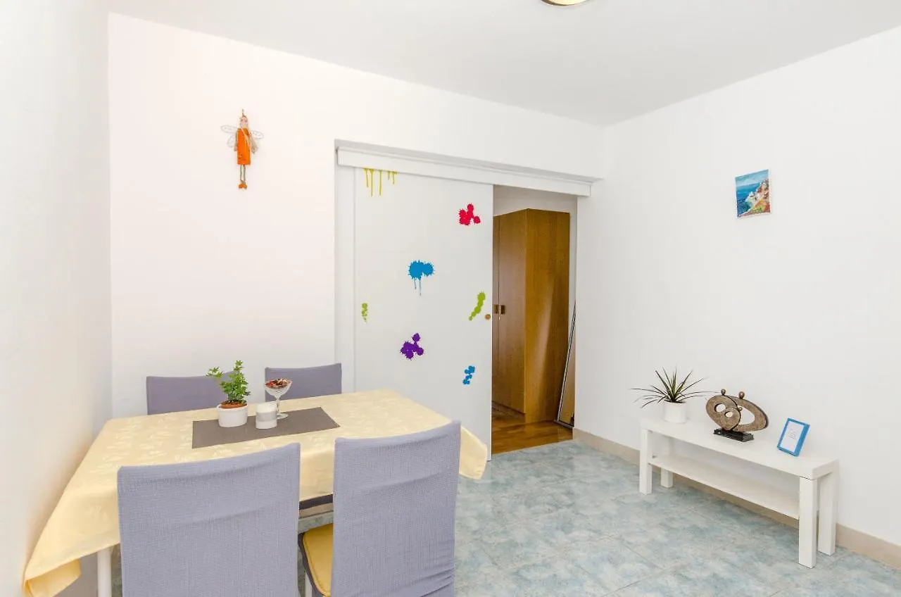 Apartments Bee Maja
