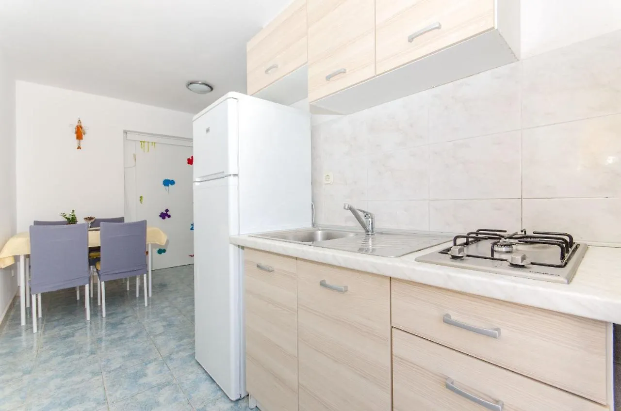 Apartments Bee Maja