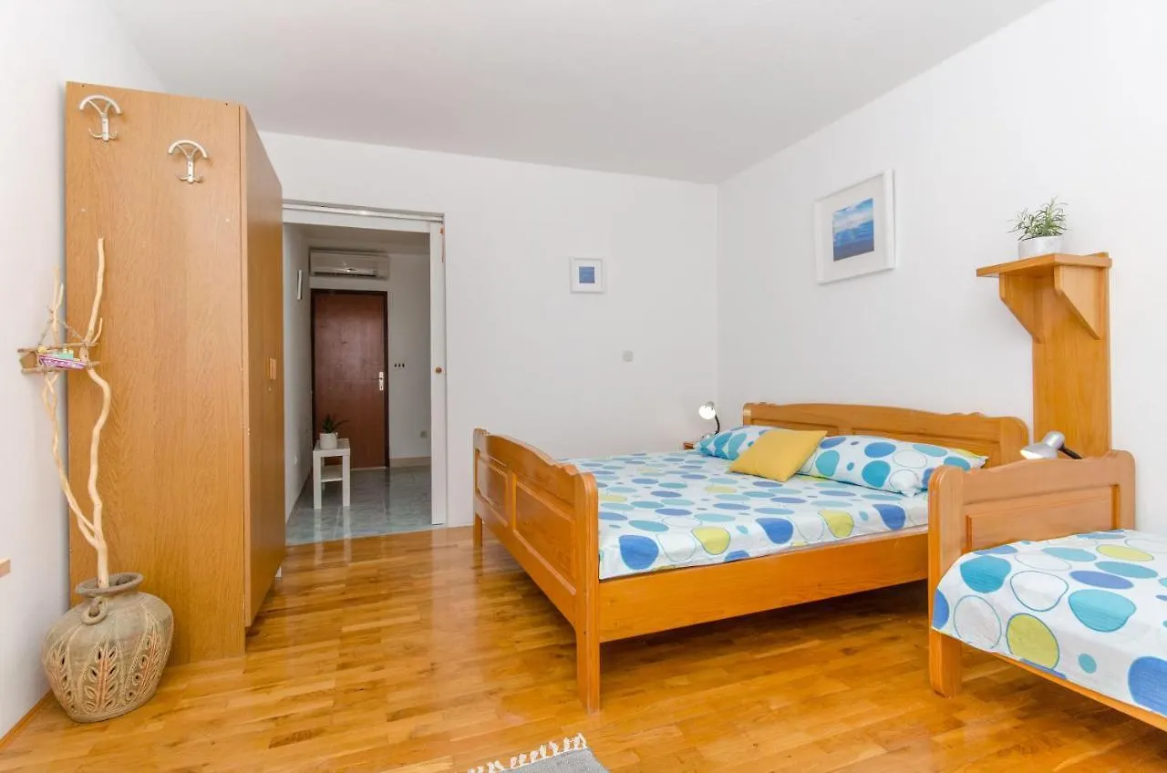 Apartments Bee Maja 0*, Trogir Croatia