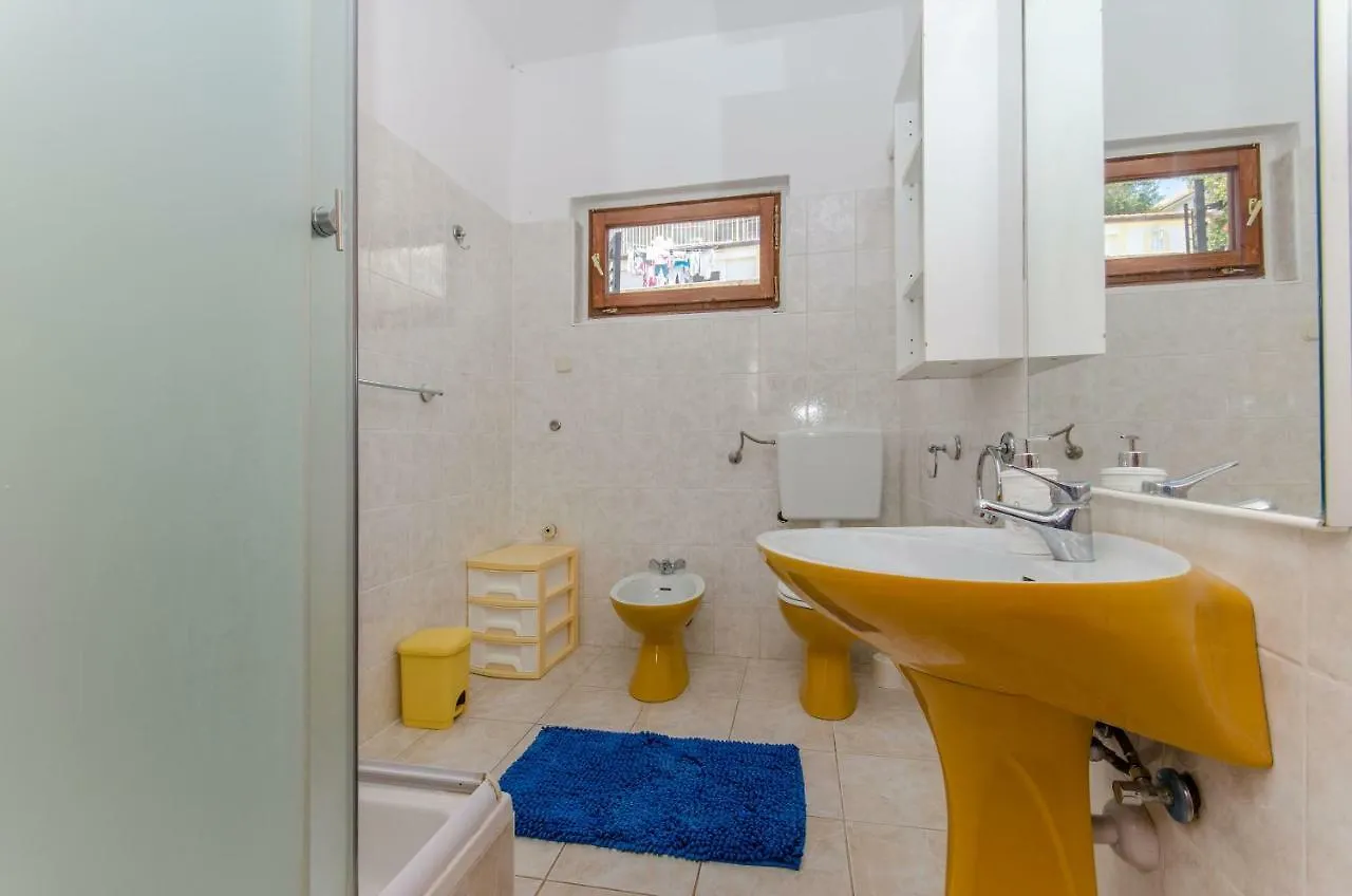 Apartments Bee Maja Croatia