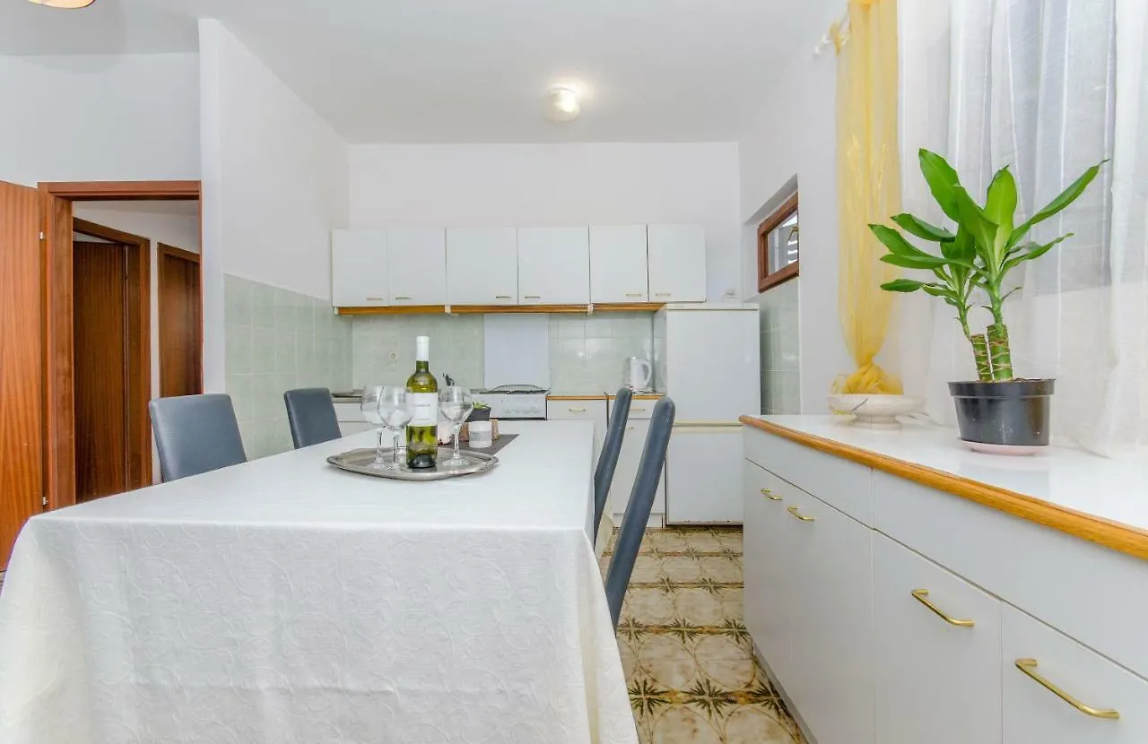 Apartments Bee Maja Trogir