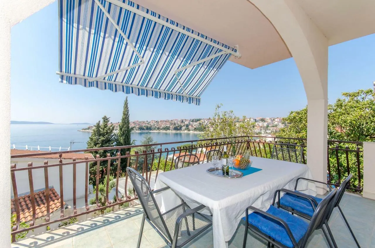 Apartments Bee Maja 0*, Trogir Croatia