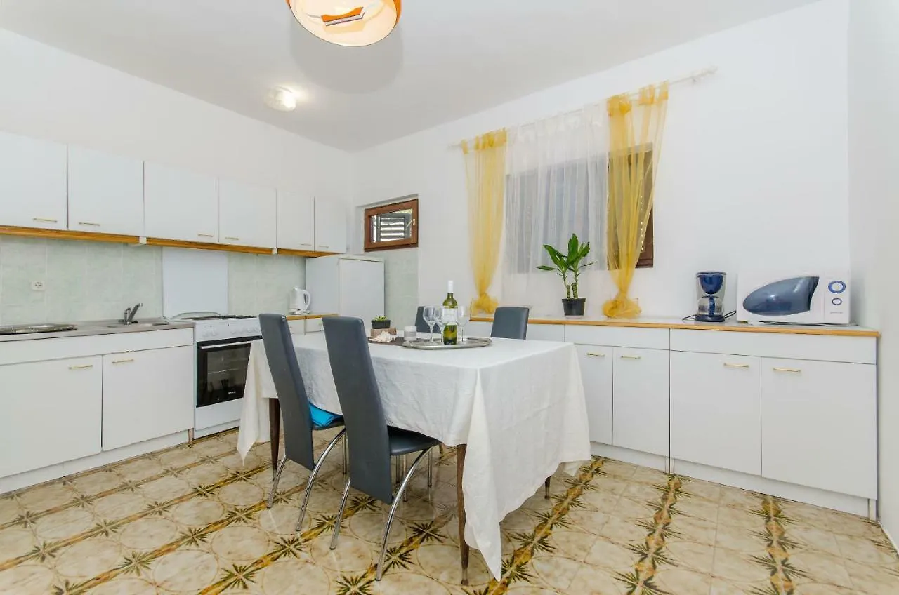 Apartments Bee Maja Croatia